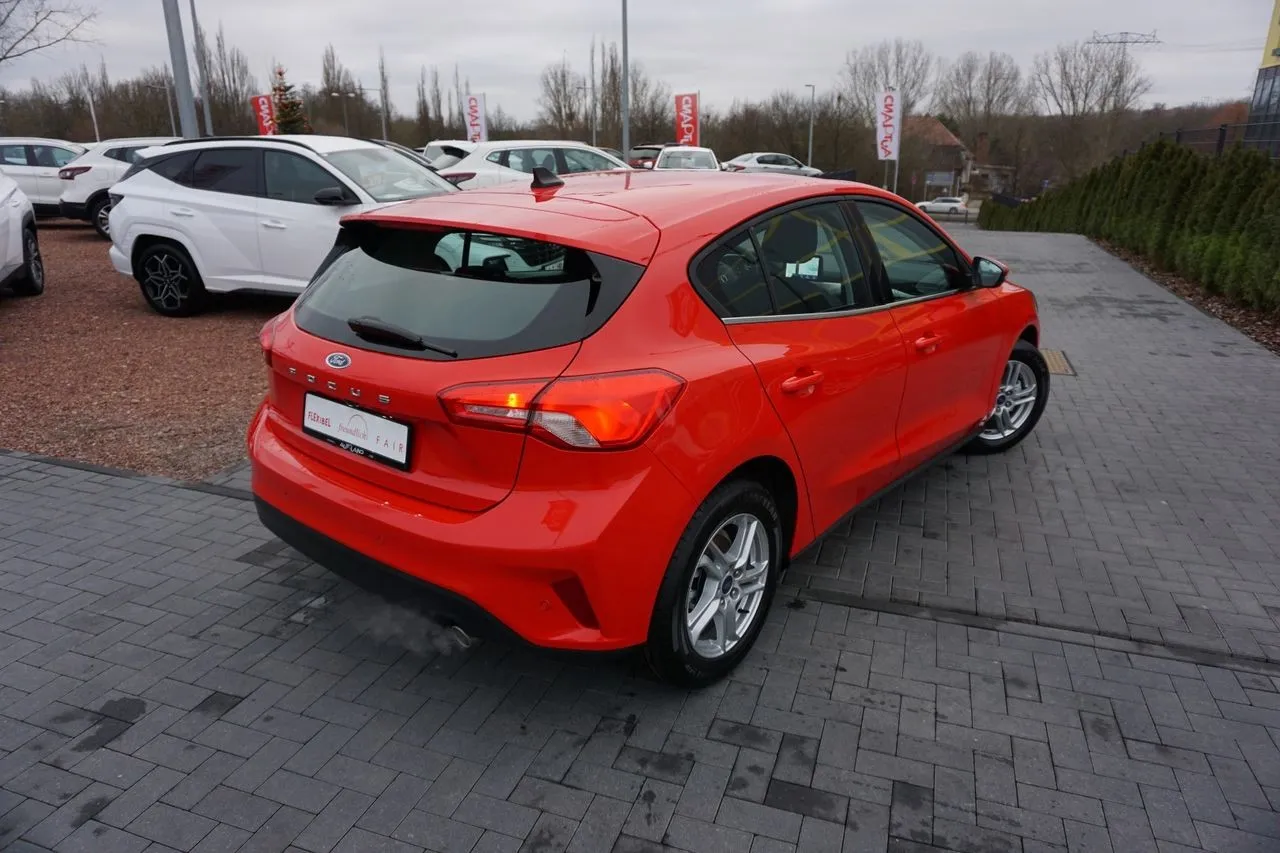 Ford Focus 1.0 EB Navi Sitzheizung LED  Image 4