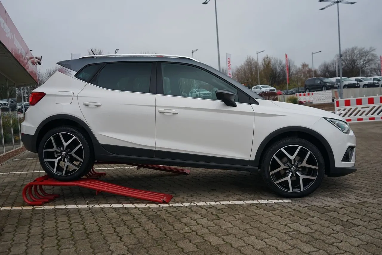 Seat Arona 1.0 TSI FR 2-Zonen-Klima...  Image 2